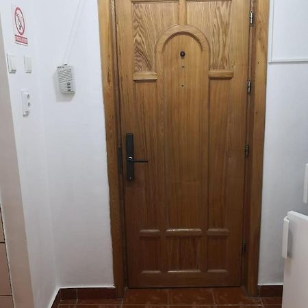 Apartament Cu Doua Camere Targu Jiu Exterior photo